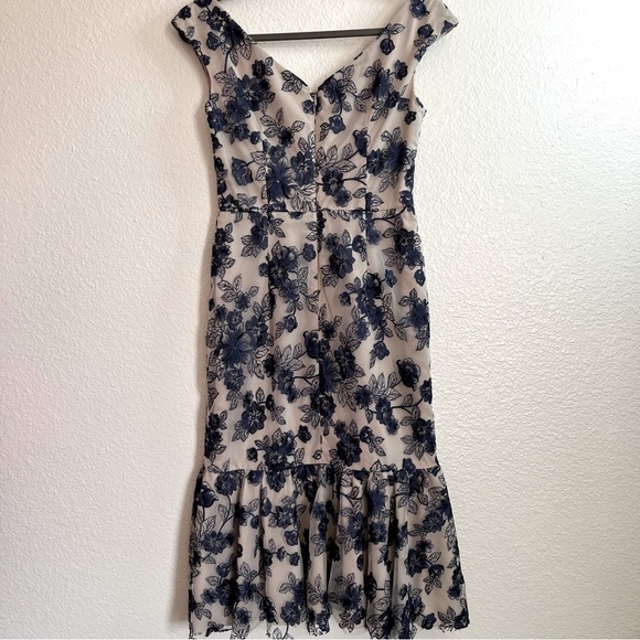 Gal Meets Glam Collection Rosemary Floral Embroidered Midi Dress Sz 4 - Picture 11 of 11